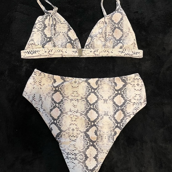 Two piece snake print bikini - Picture 4 of 6